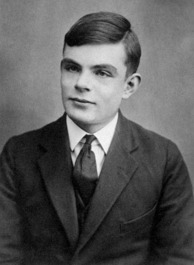 Il matematico che decifrò Enigma e immaginò le macchine pensanti: la storia di Alan Turing